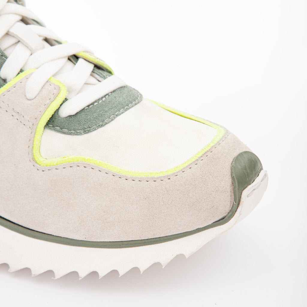 RUFFLE CN WHITE