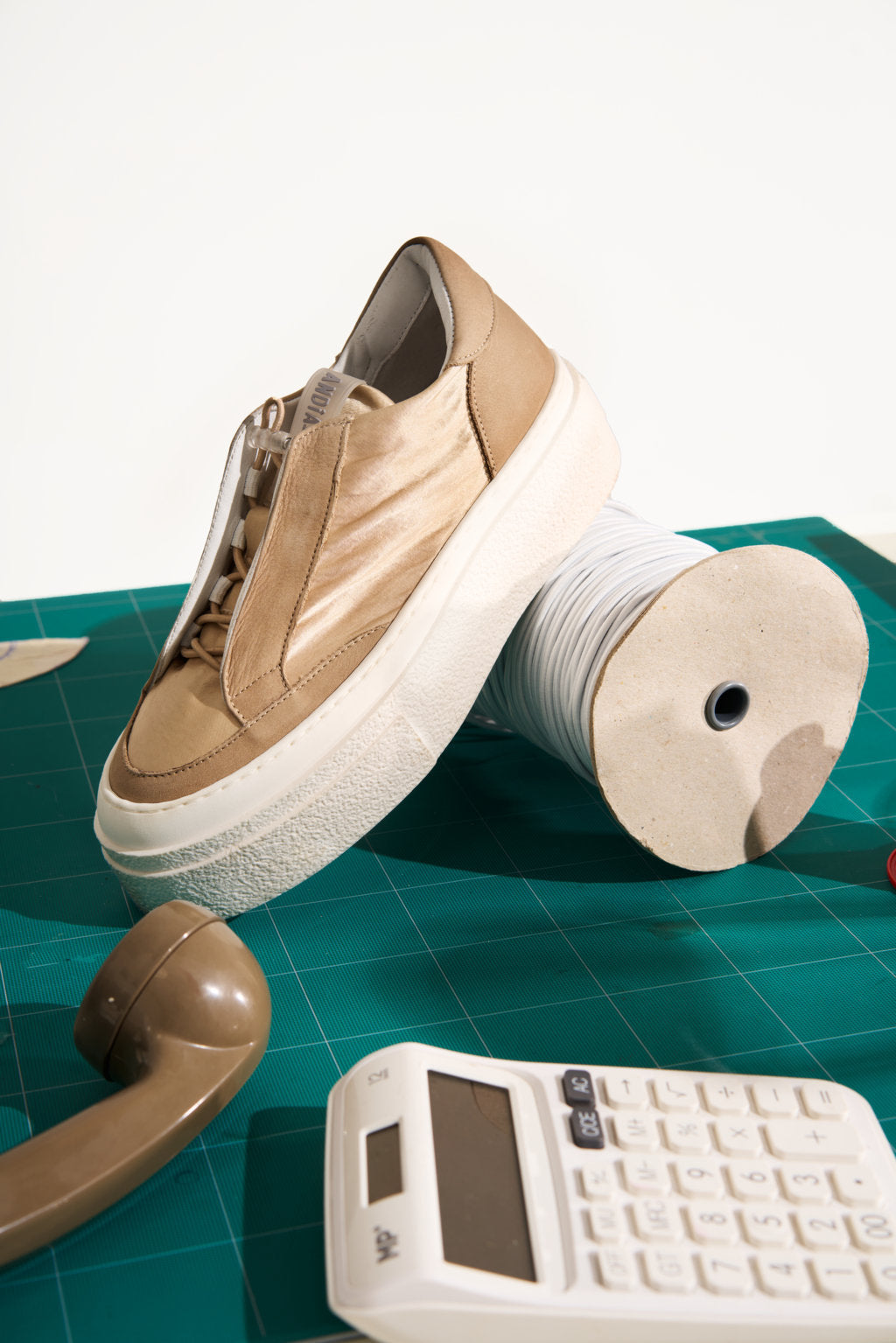 IVOR SATIN TAUPE