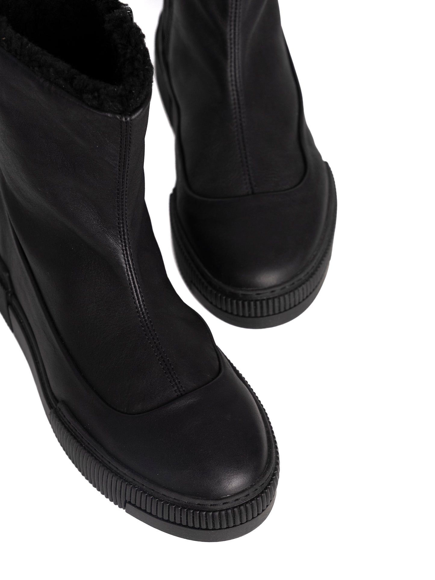 KEEPS DENVER BLACK