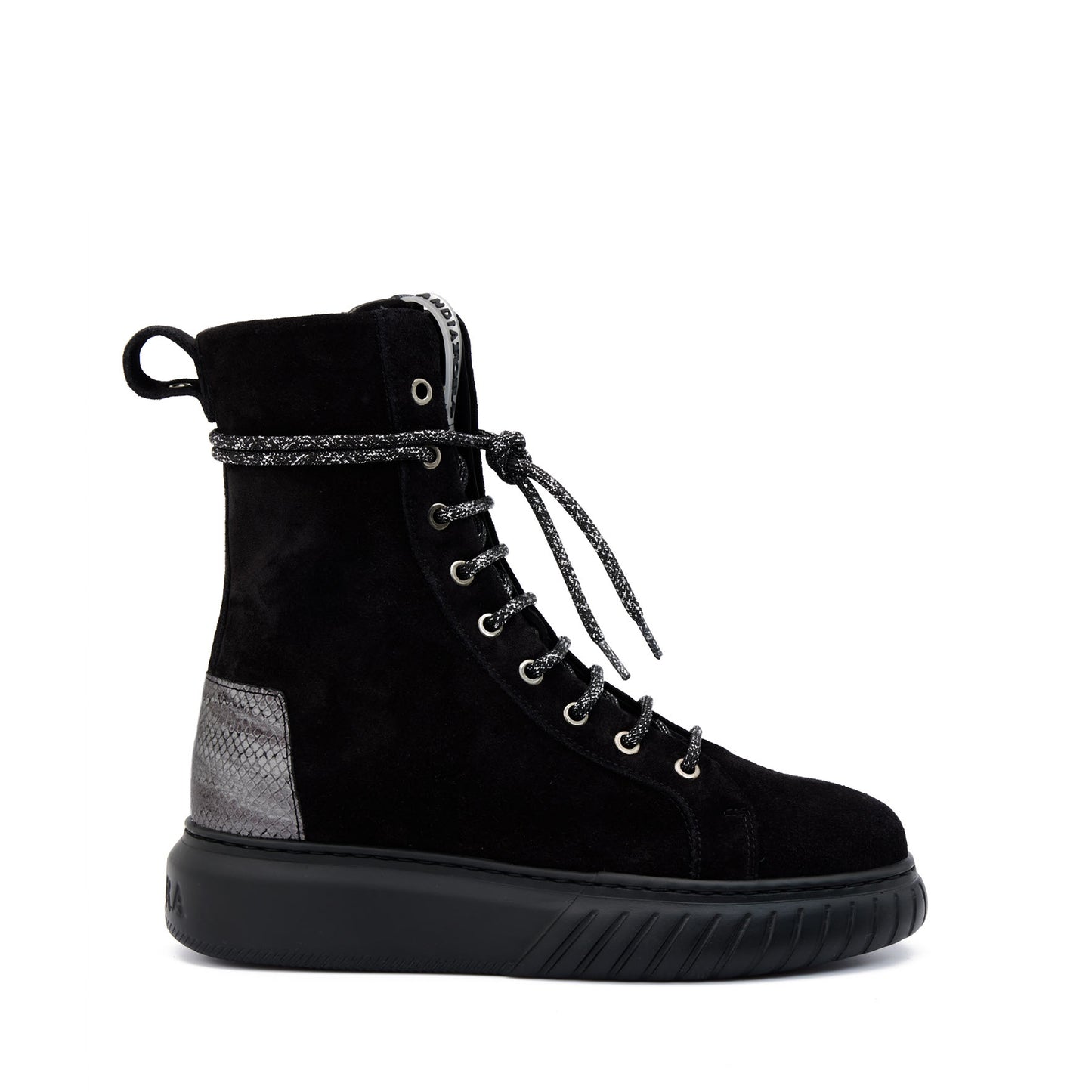SEILOR 24 SUEDE BLACK